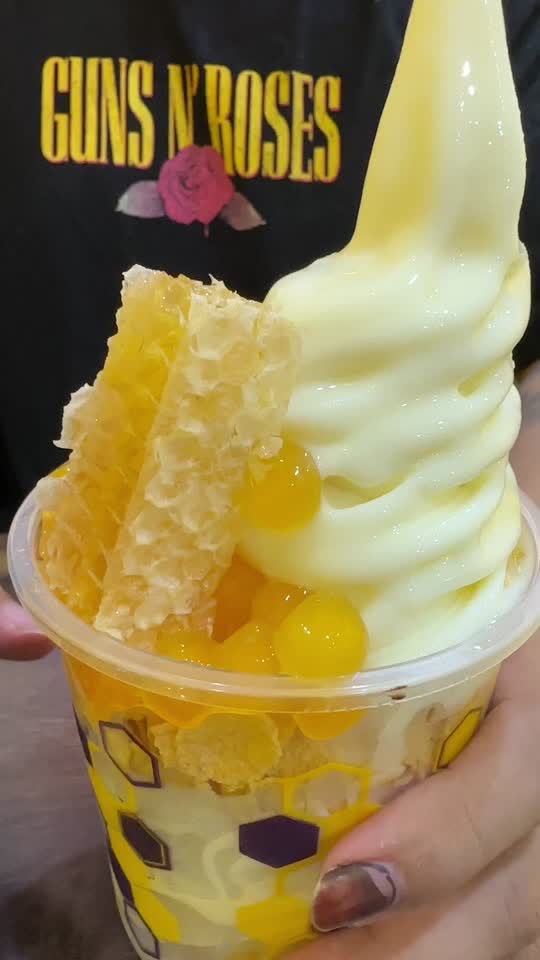 TikTok video still, Bubble Bee review