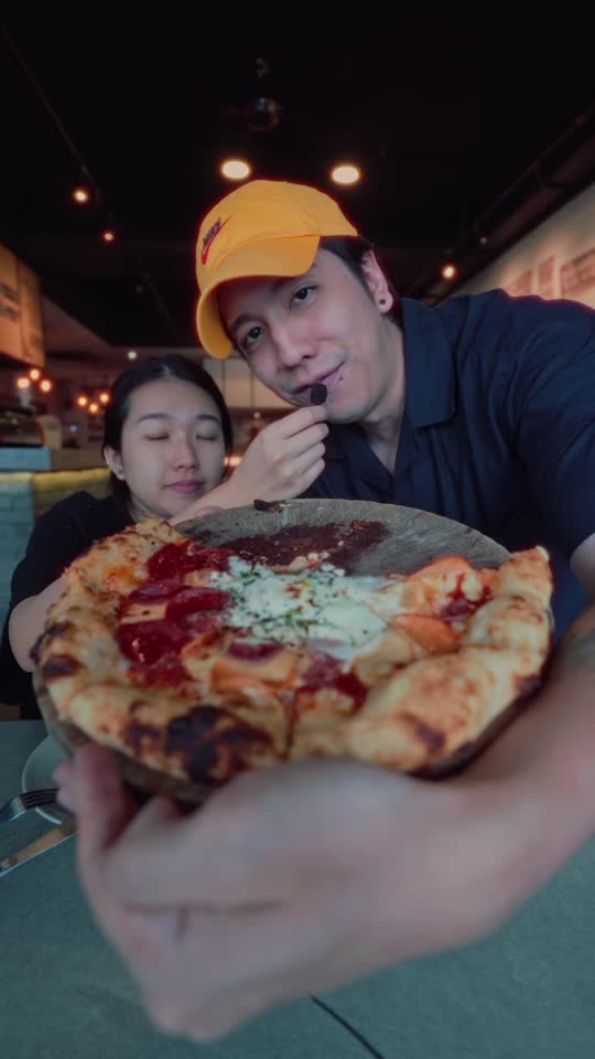 TikTok video still, Fino's Pizza review