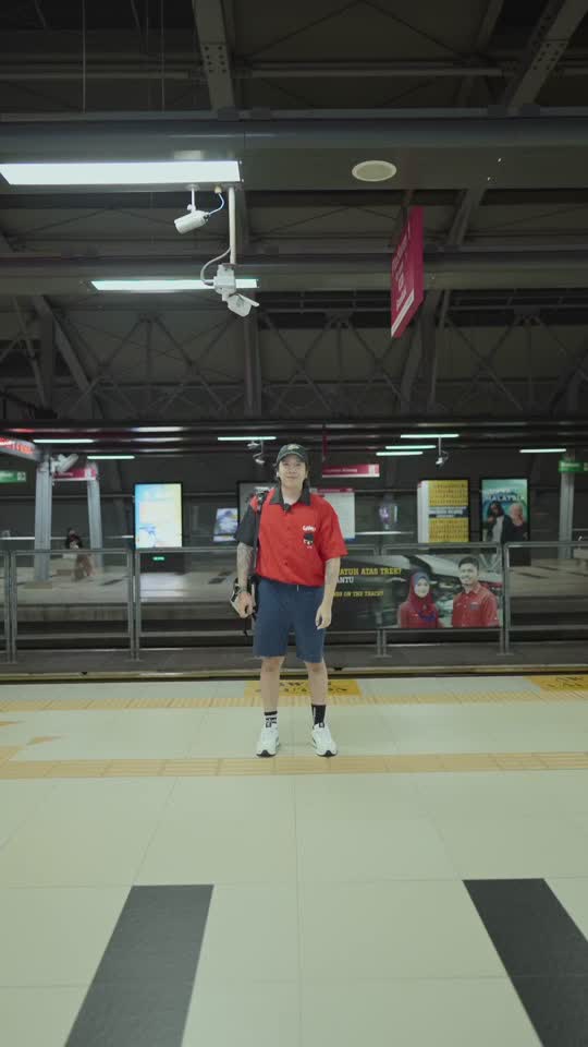 TikTok video still, Two Old Man Ramen review