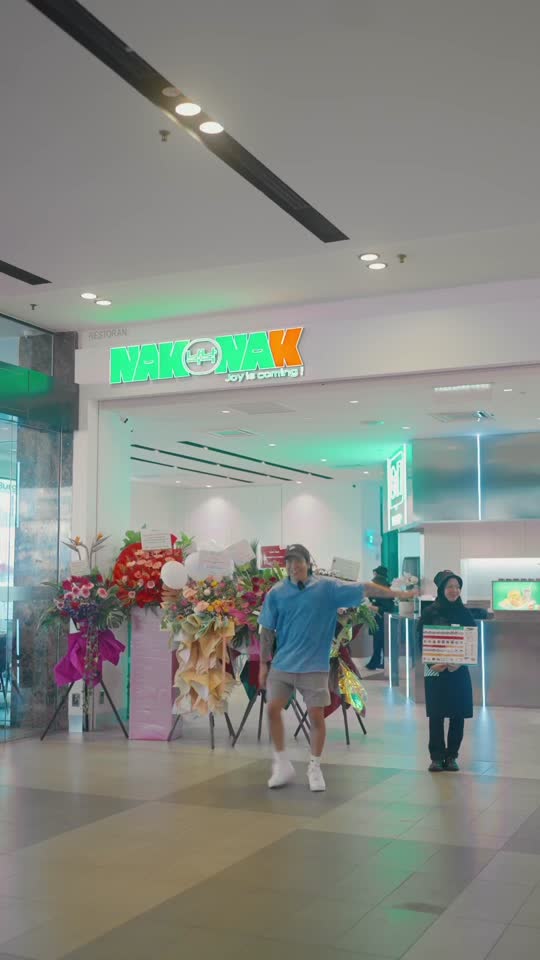 TikTok video still, Nakdak review