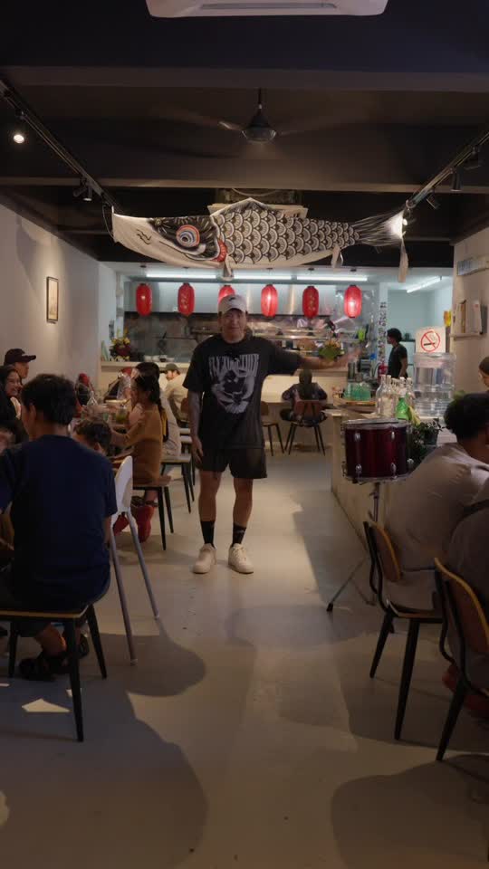 TikTok video still, Kuro Ramen review