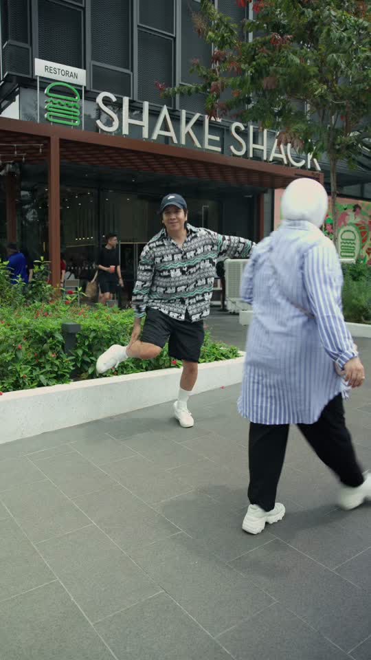 TikTok video still, Shake Shack review