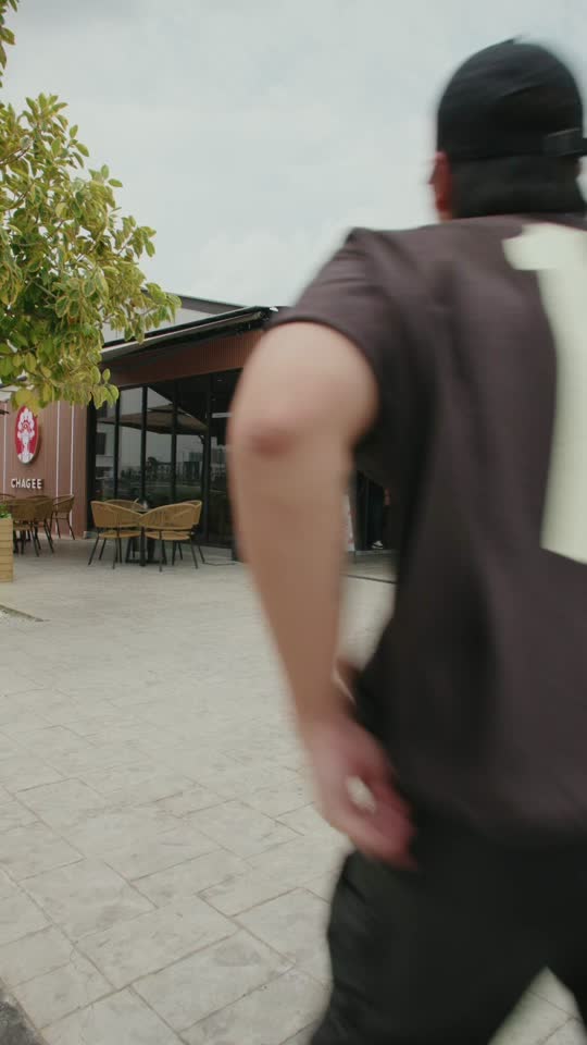 TikTok video still, CHAGEE review