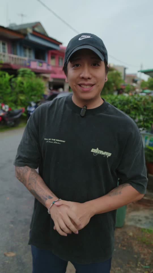TikTok video still, Ayam Gepuk Pak Gembus PJS review