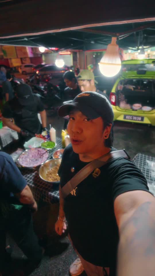 TikTok video still, Chezos review