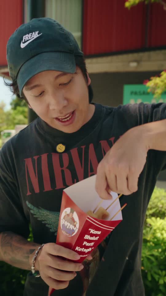 TikTok video still, Sate Balut review
