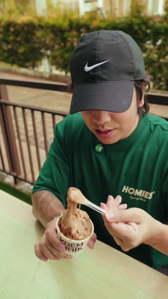 TikTok video still, Krem Tarik review