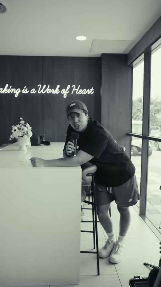 TikTok video still, Chef Kechi's Bélangerie review