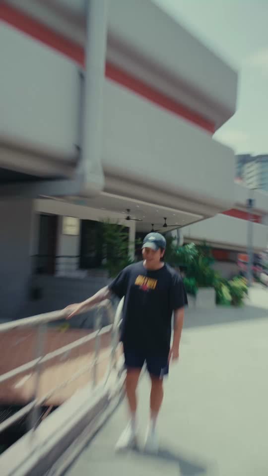 TikTok video still, The Coffee Bean & Tea Leaf review