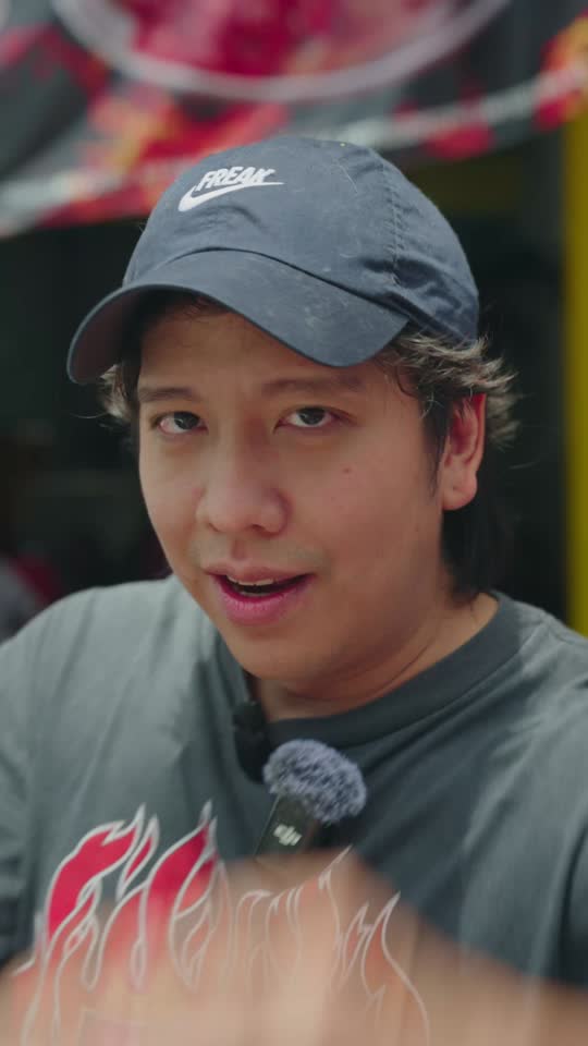 TikTok video still, Ayam Gepuk Ganas review