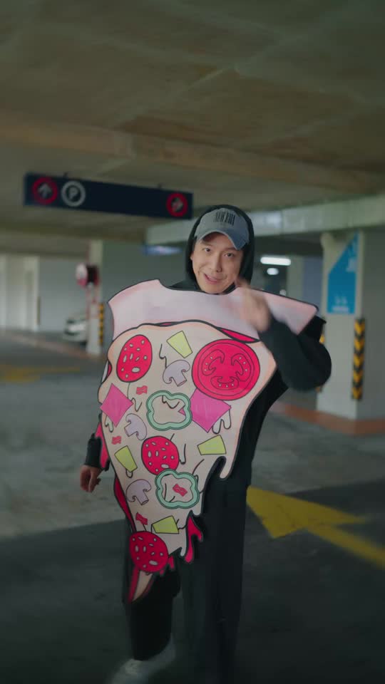 TikTok video still, Pizza Mendonia review