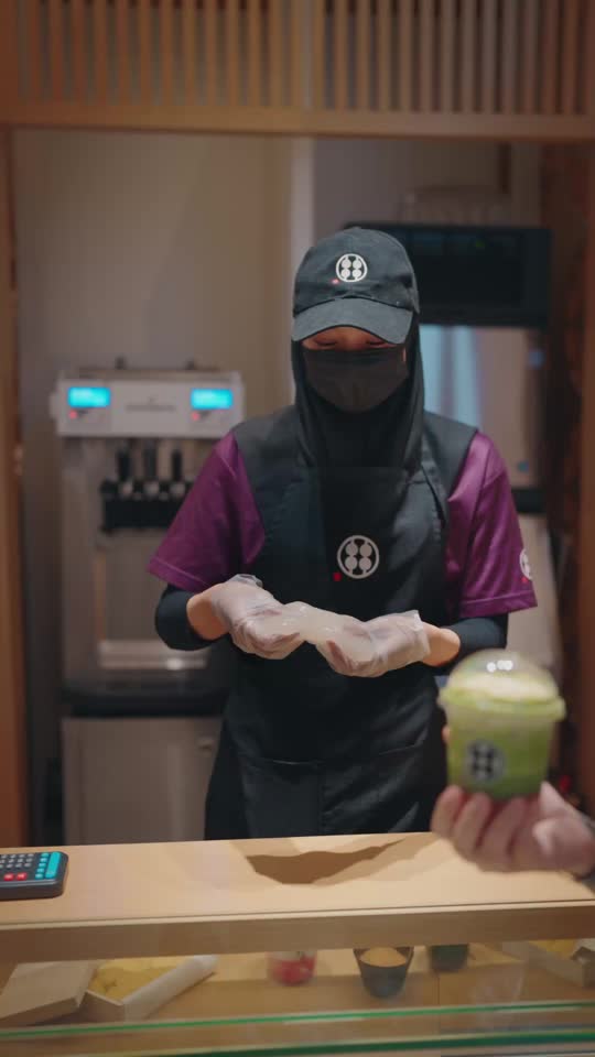 TikTok video still, Warabimochi Kamakura review
