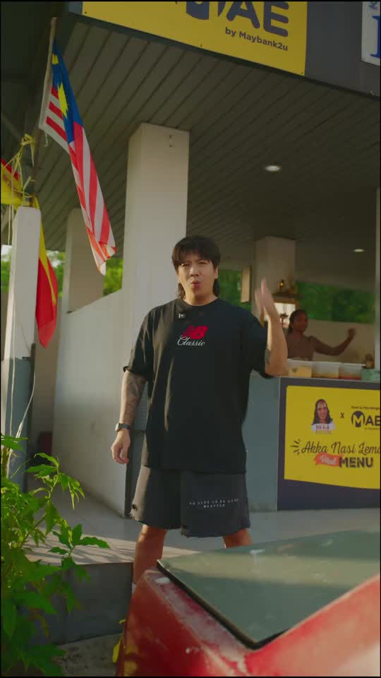 TikTok video still, Akka Nasi Lemak review
