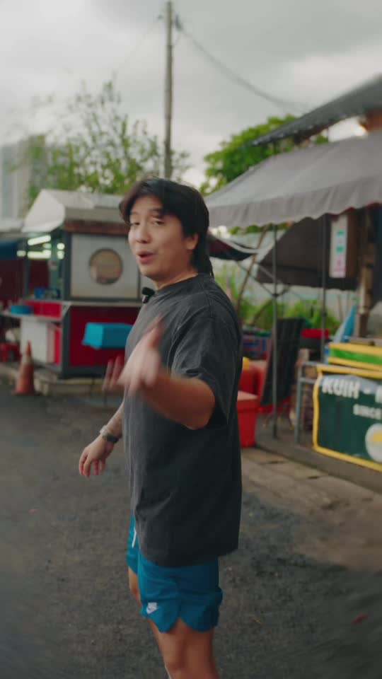 TikTok video still, Kuih Muih 53 review