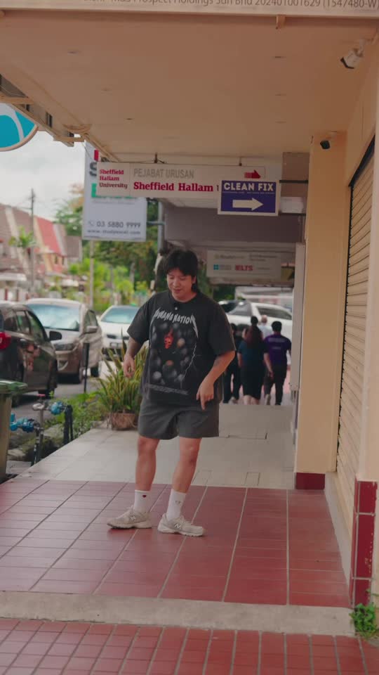 TikTok video still, Binq review