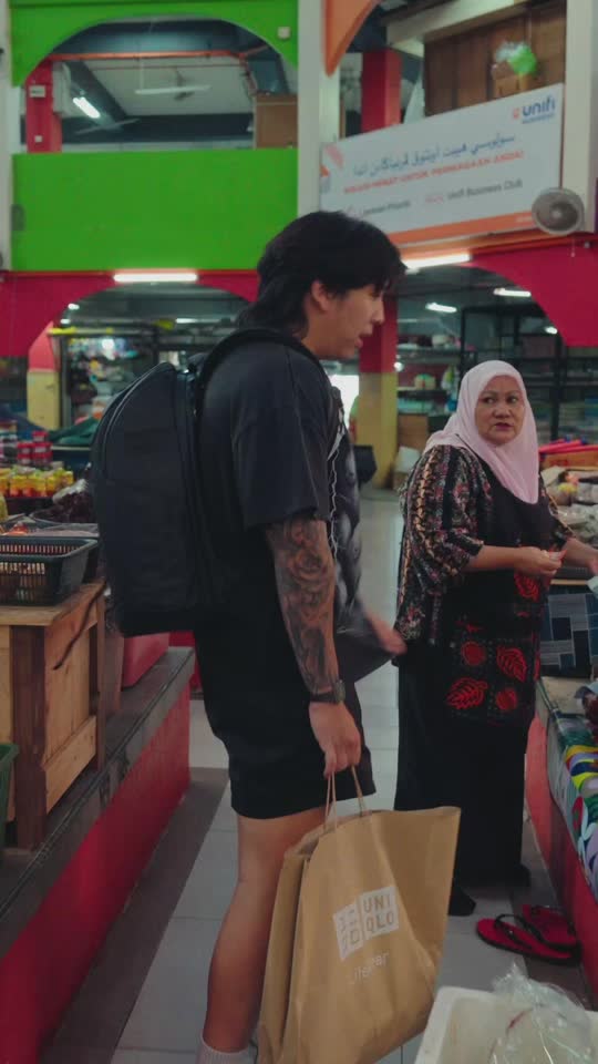 TikTok video still, Maheran Laksam review