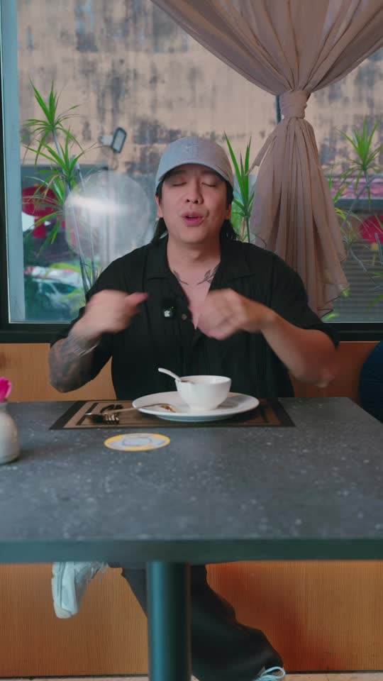 TikTok video still, Food Lala Thai Cuisine review