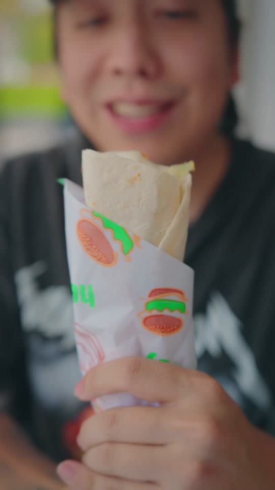 TikTok video still, Shawarma Mansour review