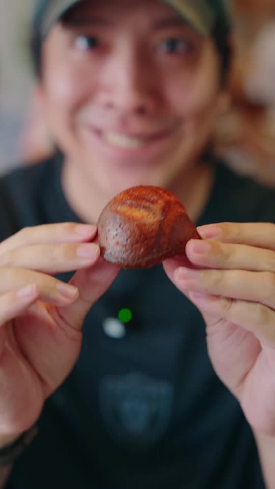 TikTok video still, Cake Jalan Tiung review