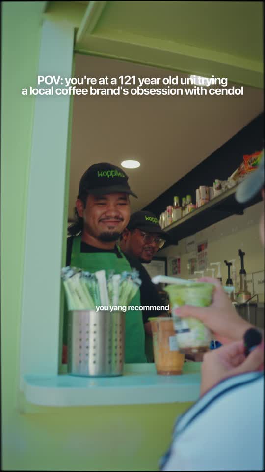 TikTok video still, Cendol Durian Pulut stall (roadside, Universiti Malaya) review