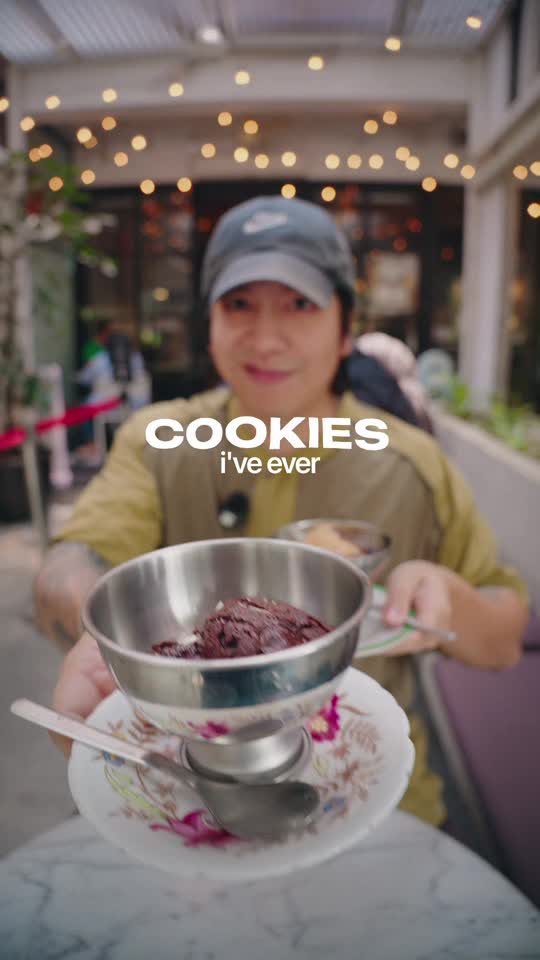 TikTok video still, Jaslyn Cakes review